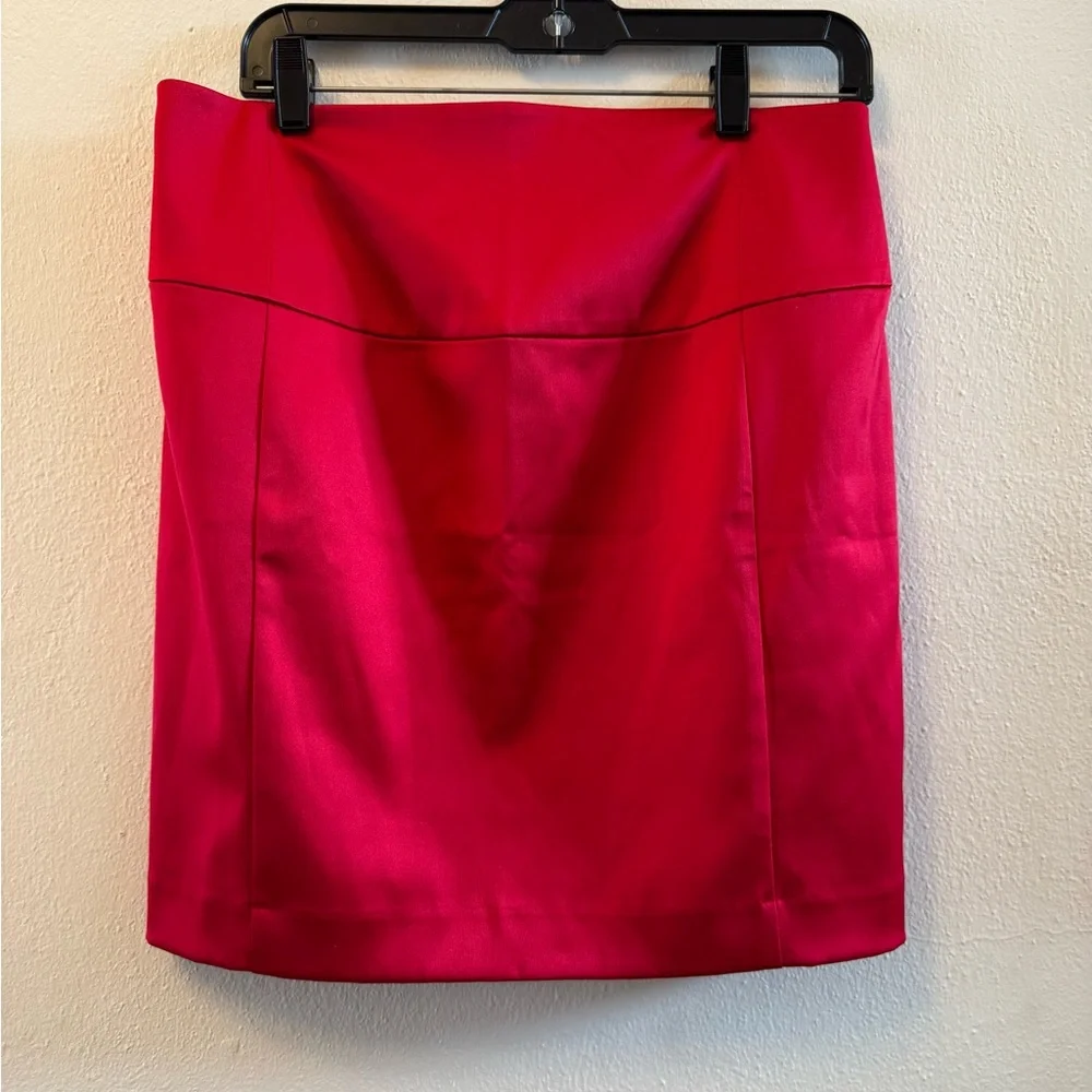NWT! Vintage Express Red Skirt with Front  Gold Zip & Gold Horsebit Hardware 10 - Picture 2 of 10